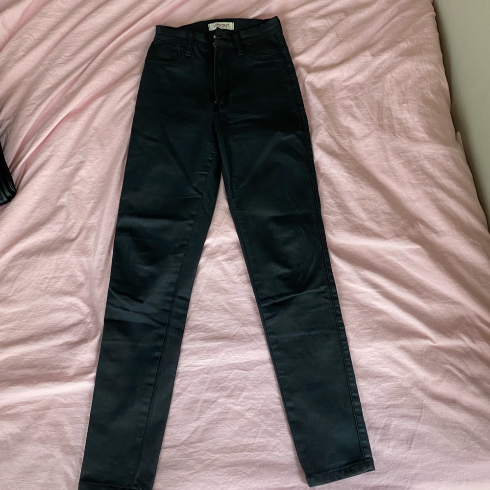 BLACK LEATHER PANTS